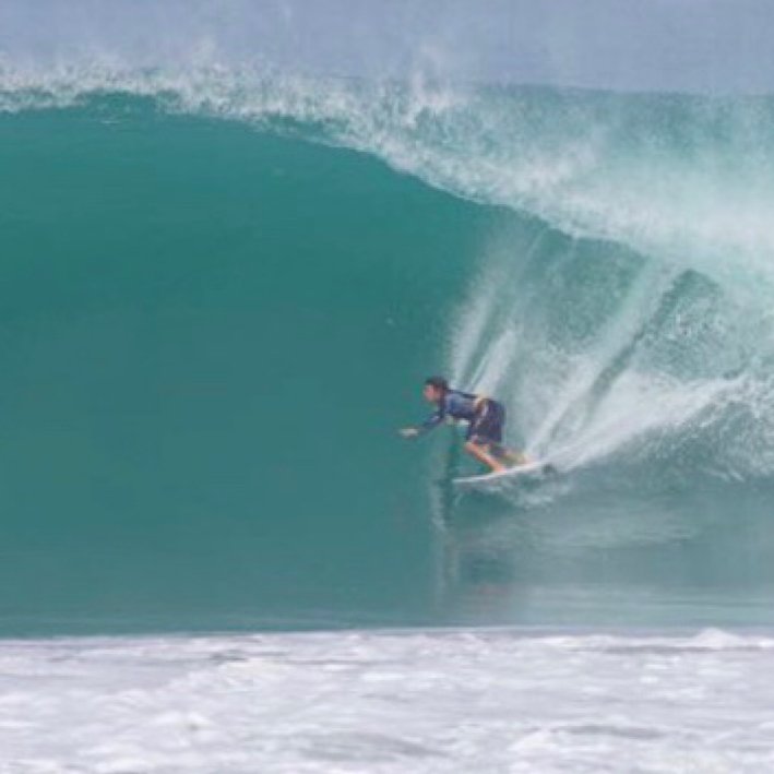 EcuaSurf's tweet image. Las #IslasGalápagos marcan un hecho histórico en el #surf, al convertirse esta semana en sede del circuito profesional latinoamericano #ALAS. Es la 1ra vez que el archipiélago acoge un evento regional que además es clasificatorio en el ciclo #olímpico.

mareabaja.com/?p=1160