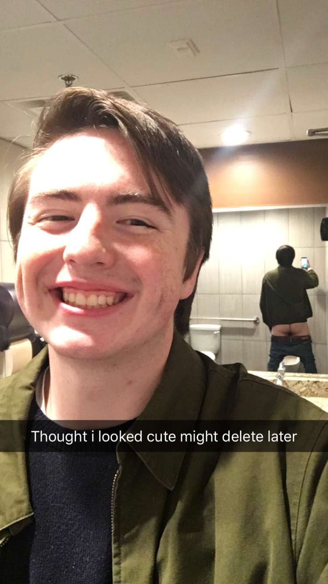 gramdoingthings's tweet photo. Graham as an Instagram model https://t.co/K3KGDDI6p6