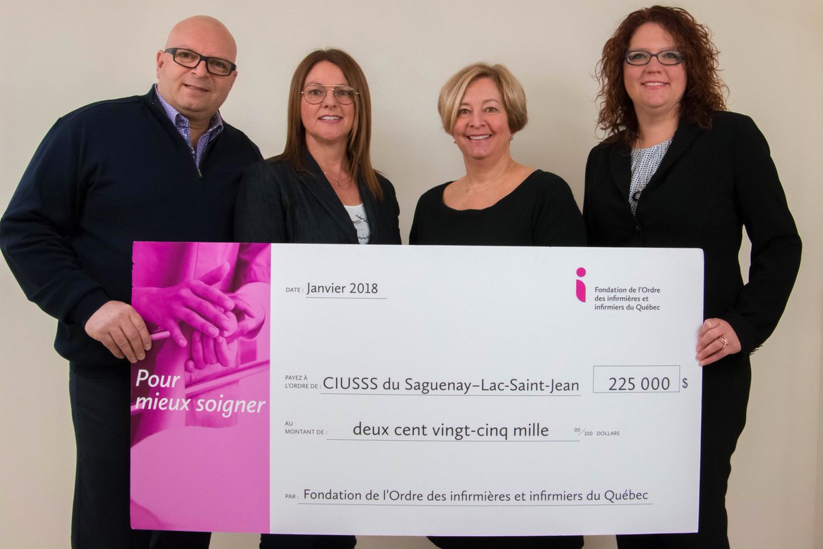 OIIQ's tweet photo. Un accompagnement bonifié pour les patients du @CIUSSS_SLSJ ayant eu un diagnostic de cancer grâce à l’expertise #infirmière. La Fondation de l’OIIQ remet 225 000 $. https://t.co/LwjMHsneDV #saglac https://t.co/yaYIk356PA