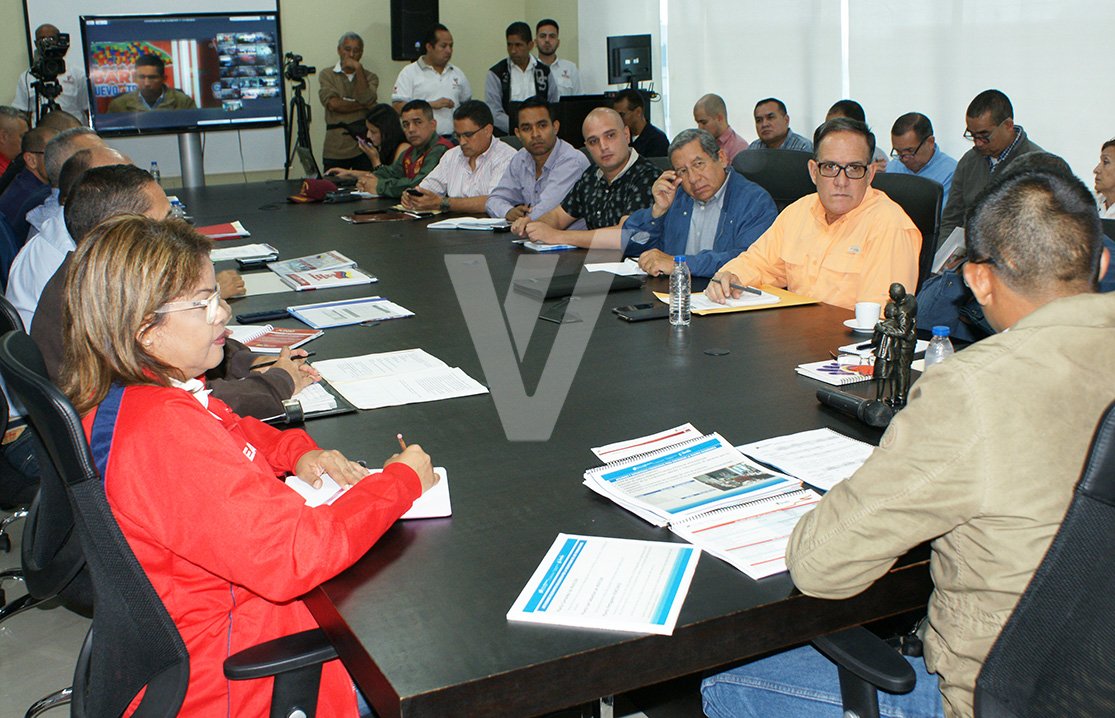 #HOY → Min. <a href="/IMVillarroel/">Ildemaro Villarroel Arismendi</a> anunció durante la reunión del #OSNVH Nro. 10 que en el mes de abril próximo, se efectuará la 3ra jornada de mantenimiento de la #GMVV y la #GMBNBT. #InversiónSocialParaTodos