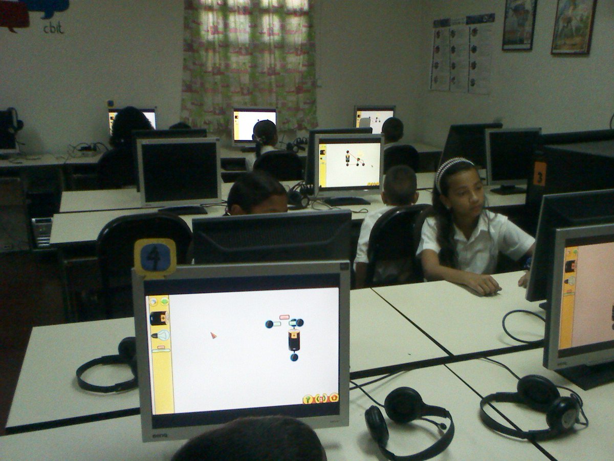 CBITSRodriguez's tweet photo. Semana Robótica Creativa, Sistemas Eléctricos Utilizando Software Gcompris para Niños de 2do Grado UE Simón Rodríguez @cbitcarabobo @Fundabit https://t.co/rxmFI4454h
