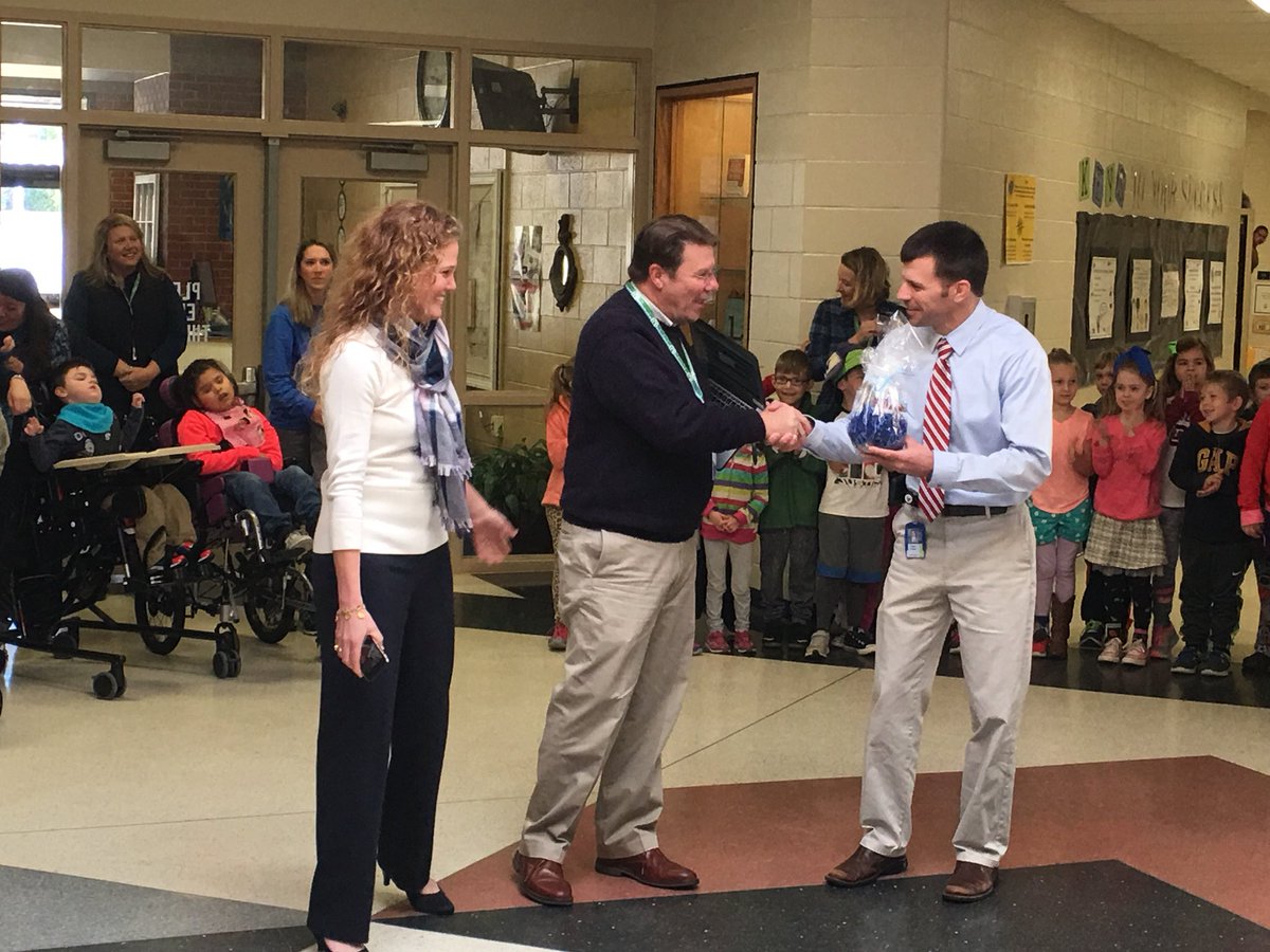 MarinerMates's tweet photo. Our very own Mr. Livingston was named Student Services Administrator for the first semester.  We appreciate and love Mr. Livingston for helping make LMES amazing!  @jstanleyfl @LeisaClamp @LexingtonOne @GLittle_Lex1 @LivingstontaTim @LexingtonCounty @TownLexingtonSC https://t.co/J9t0b3kSe6