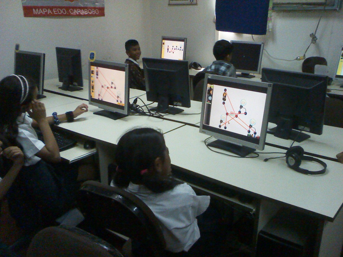 CBITSRodriguez's tweet photo. Semana Robótica Creativa, Sistemas Eléctricos Utilizando Software Gcompris para Niños de 2do Grado UE Simón Rodríguez @cbitcarabobo @Fundabit https://t.co/rxmFI4454h