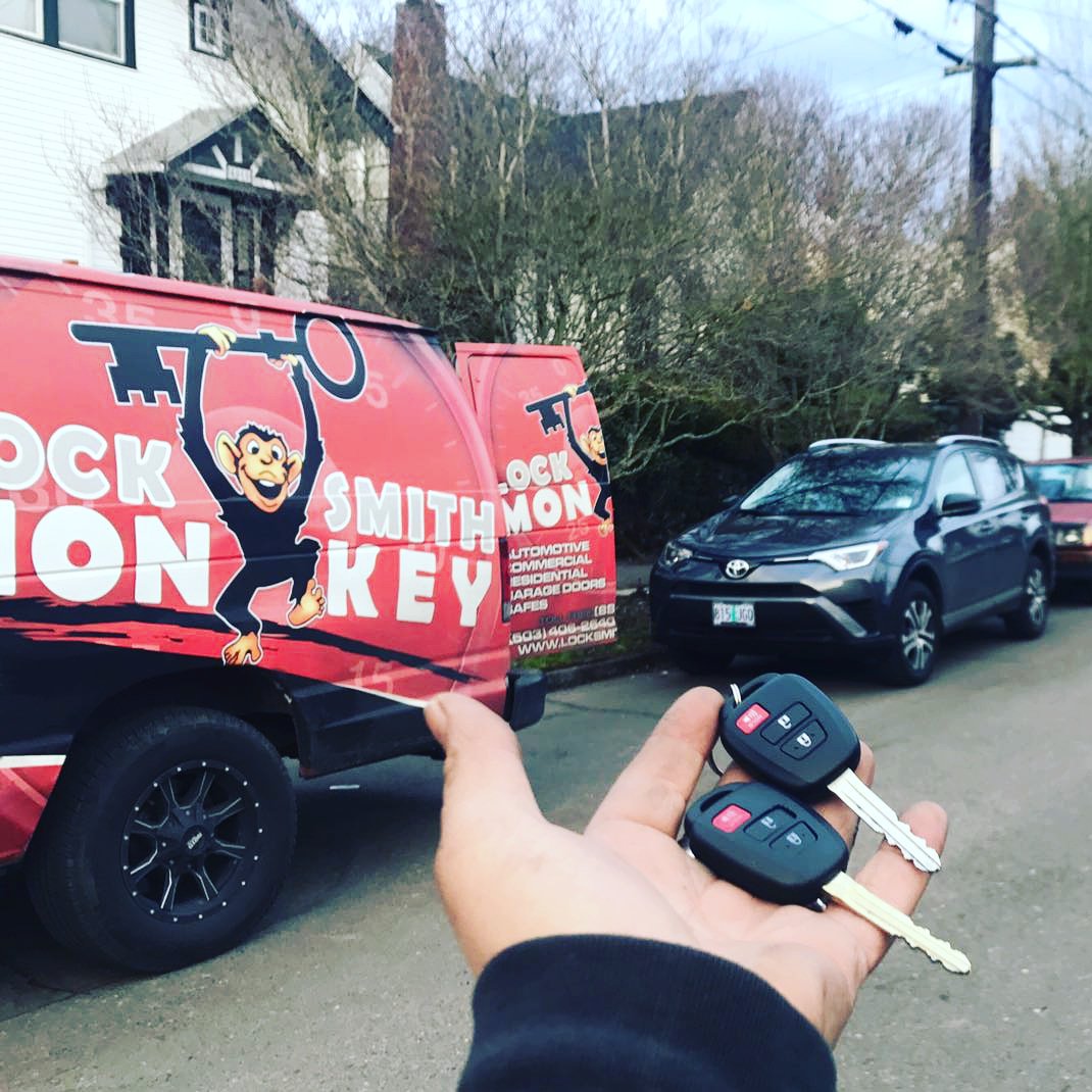 locksmithmonkey's tweet photo. 2016 Toyota Rav4 key fob replacement #professionals #loveit #keyfob #Locksmith  #PortlandOregon     #PNW #PDXlove #PDXNow   #RipCity #AutoLocksmith  #LocksmithMonkey #neportland  #LocksmithPortland #PDX 
https://t.co/TnV1VuMdgM https://t.co/A27utTP6SE