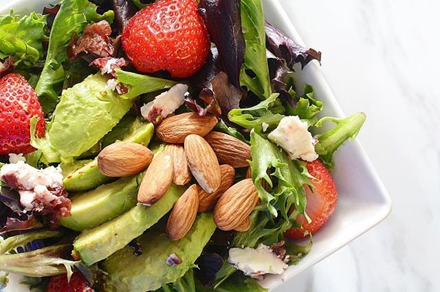 vegsage's tweet photo. Reposting @trad_cuisine: - via @Crowdfire 
Meatless Monday inspiration.
——
Strawberry almond spring mix salad 
#salad #meatlessmonday #healthyeating #summerbody #healthyfood #foodie #instafood #foodphotography #foodblogger #canadianblogger #blogger #potd #eeeeeats #foodbeast https://t.co/oLyXX15YCR