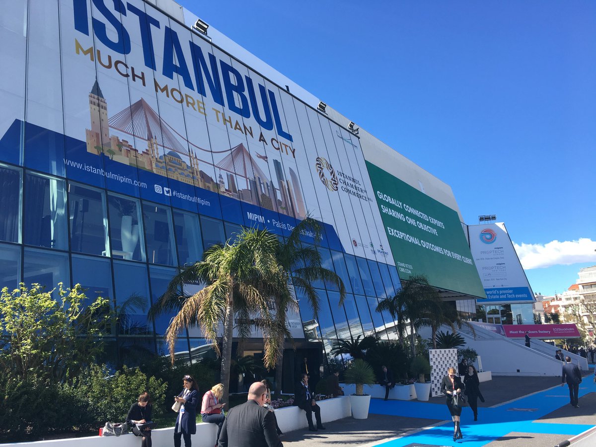 allure_hotesses's tweet photo. [Work] Nos équipes d'hôtes et d'hôtesses participent au #MIPIM2018, le plus grand salon immobilier du monde à Cannes 🤓 On vous dévoile les photos rapidement 😘 #Work #Salon #Event #Accueil https://t.co/tu1265Wb9i