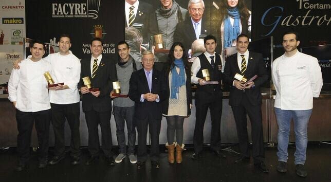 DaSilvaGastro's tweet photo. Hace ya 5 años de esta foto, primer premio en el Certamen Nacional de Gastronomía, el detonante de lo que somos hoy. El camino sigue... #ChocolatesDaSilva @FACYRE @SaboreaEspana @SaboreaVLL https://t.co/rOrxGpQ4qx