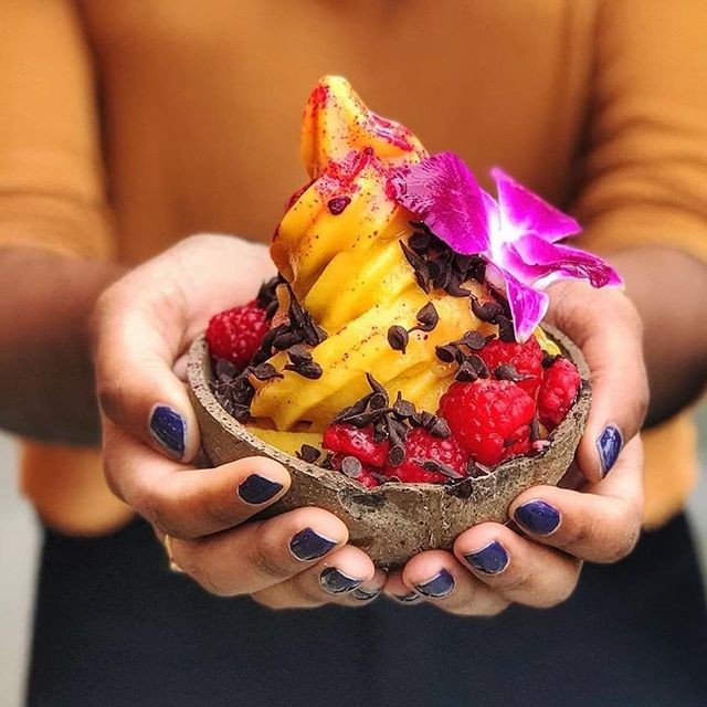 vegsage's tweet photo. Reposting @frozenfruitco: - via @Crowdfire 
B-EA-utiful 📸 by @reddyseteat - thanks so much for stopping by and sharing. You guys 🤟🧡
.
.
.
.
. 
#montanaave #santamonica #losangeles #monday #la #lafood #lafoodie #vegan #veganfoodshare #vegans #vegansofig #plantbased #plantstrong https://t.co/hty4SLBOIy