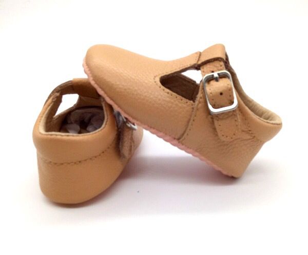 🚨 NEW PRODUCT ALERT 🚨 
We’re restocking our hard sole Mary Janes this week and are bringing a new color into the family: CARAMEL! 

The perfect neutral color for spring 🌷 We hope you love them! 

Shop now buff.ly/2Fz60NV
