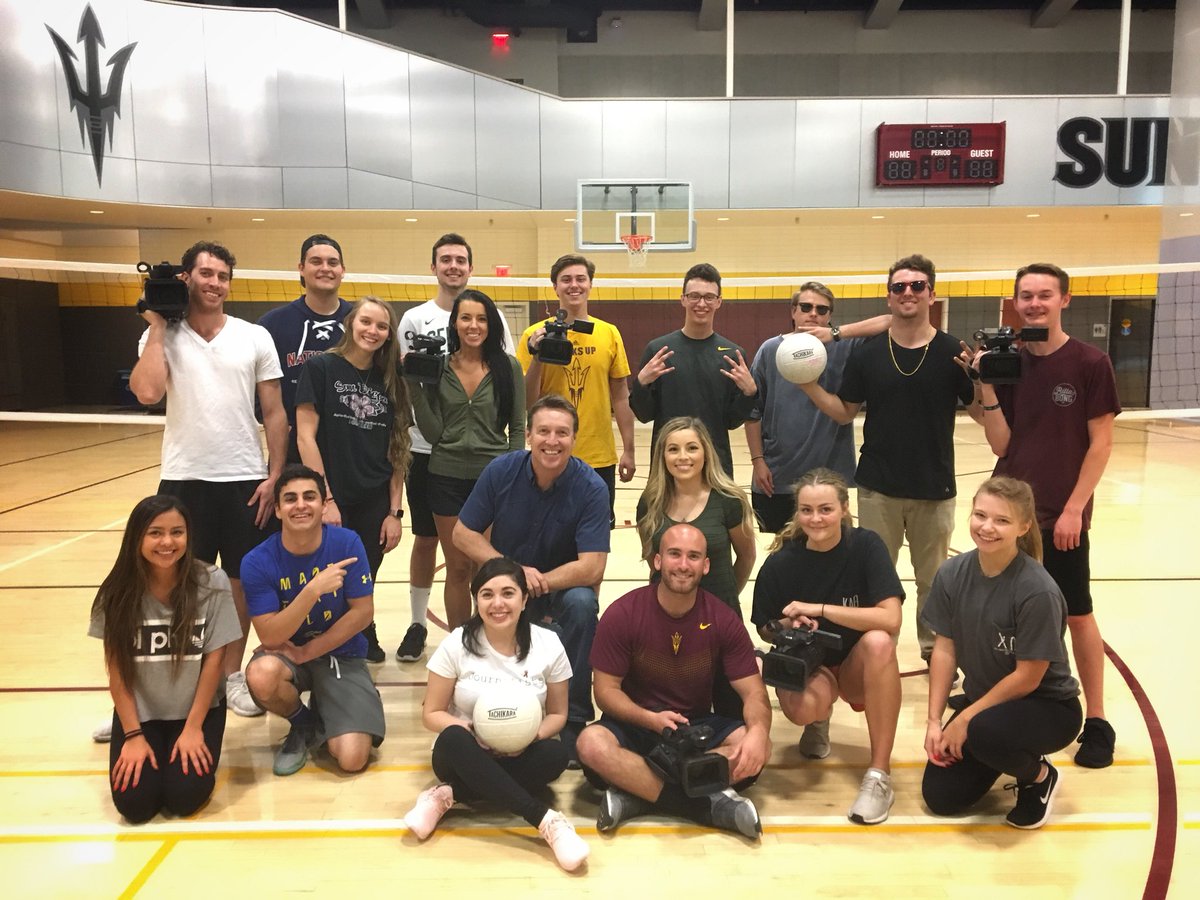 TomFergusFox10's tweet photo. So many aces... so many whiffs! Learning to shoot #volleyball with my #ASU sports videography class. Laughing and learning, the perfect mix! So proud. #videography @Cronkite_ASU @sportscronkite @CronkiteSports @cronkitenews #ArizonaStateUniversity #SunsDevils #🏐 https://t.co/dfU7EAnP15
