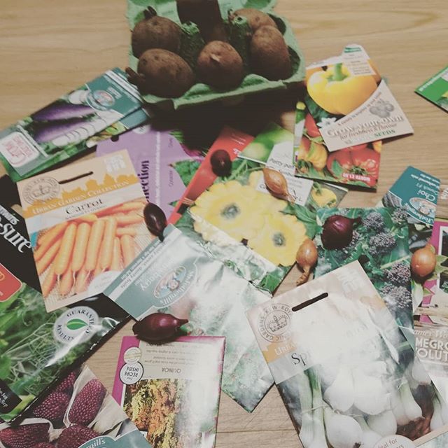 Now the snow has (mostly) gone and spring is (hopefully) just around the corner, time to start planning what you're going to be planting. #seeds #urbangardening
instagram.com/p/BgOXO2nh-zH/