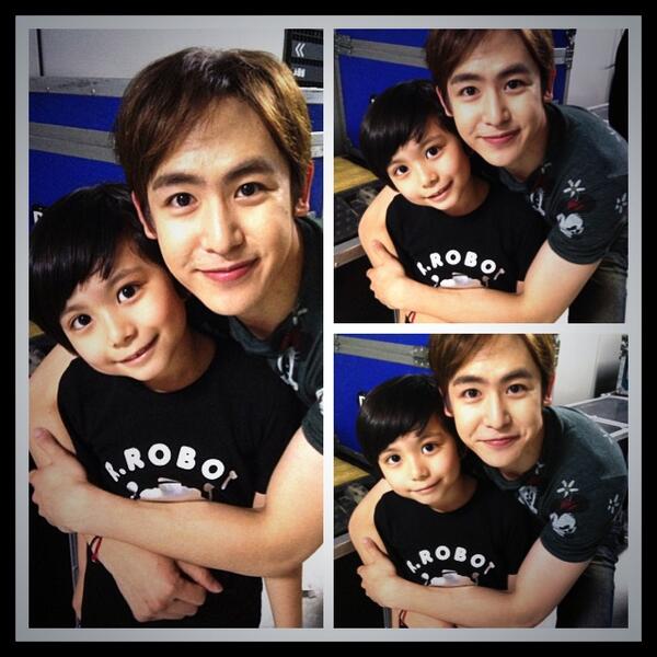 astarseoul's tweet photo. ยิ่งโตยิ่งหล่อ! แม่ๆ ปลื้ม 'นิชคุณน้อย' ฉายแววพระเอกในวัย 12 #MoonMason #Nichkhun https://t.co/qyIv0OxbZb https://t.co/8VdyOQTsgp