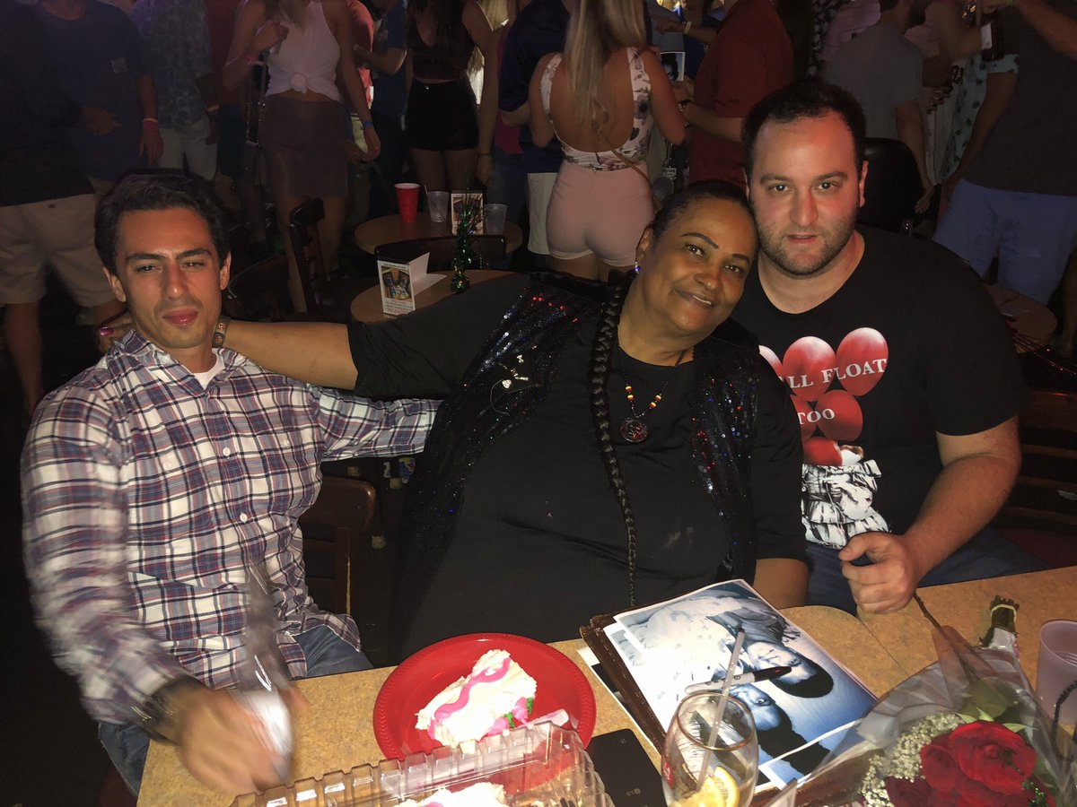 RonRafaelS's tweet photo. Celebrating birthday party of Khalilah Ali #khalilahali #muhammedali @MuhammadAli  #divebar #thedivebar #ronrafael #ronrafaels #ronrafaelshimshilashvili #ronshimshilashvili https://t.co/jV8RfQp2SB