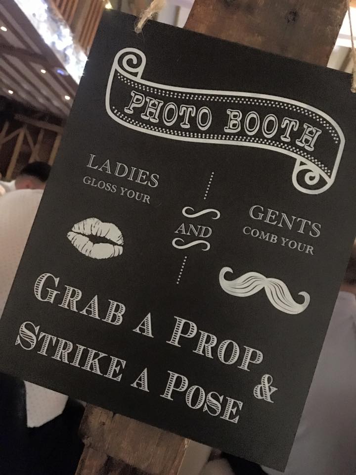 WedExUK's tweet image. Grab a prop and take a fantastic fun photo with @PhotoBuzz this Sunday @albanarena Wedding Fair. 
#photobooth #fun #wedding @stalbanslife @whatsonstalbans #bridetobe