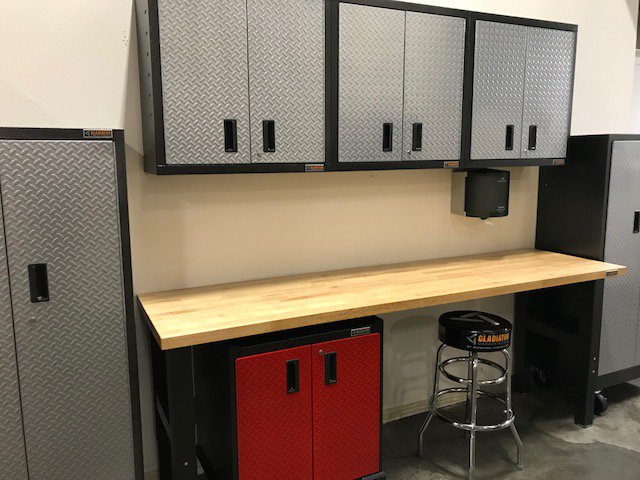 Check out the new Gladiator Garage Works cabinet line now on display at the Aloha Design Center. We want to know, what would you use this space for?
#ParrCabinetDesignCenter #GladiatorGarageWorks