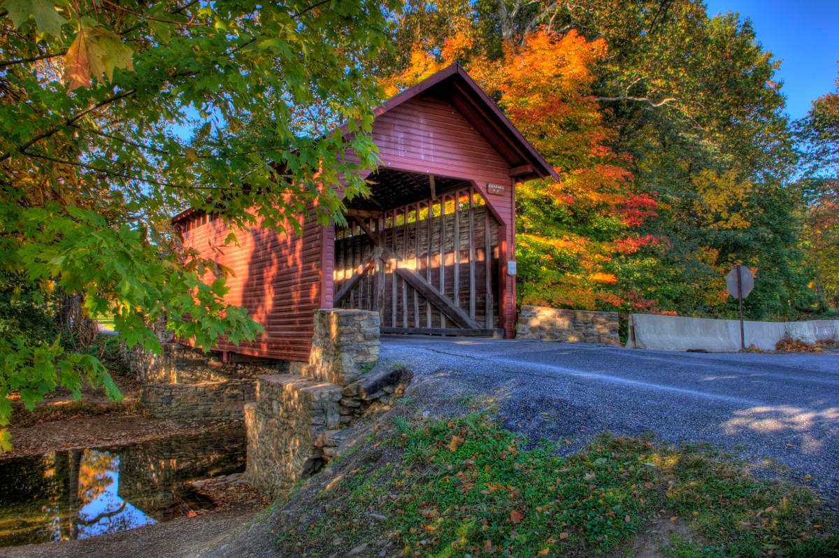 As the weather warms up and flowers start to bloom, it's a great time to tour Frederick's covered bridges! By bike or by car, this trip is a great way to spend an afternoon. buff.ly/2IeL1gT