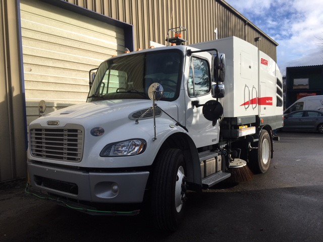 VimarEquipment's tweet photo. @VimarEquipment Equipment recently delivered this @elginsweeper Road Wizard to our friends at Atlas Power Sweeping. The Road Wizard has a huge auxiliary engine and extra-large hopper, meaning these sweepers are designed to power through any sweeping job. #VimarEquipped #CleanBC https://t.co/SibElcK1VH
