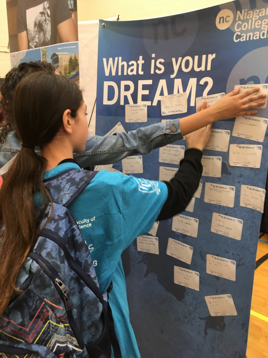 niagaracollege's tweet photo. 📍🚙 Kelly had a blast meeting bright, young women at the Metamorphosis Girls #STEM event recently at @JohnPolanyiCI in #Toronto. So great seeing all the inspiring #myNCdream submissions! #niagaracollege #MORPH2018 #InternationalWomensDay @TDSB_STEM @tdsb https://t.co/gIobYD6MON