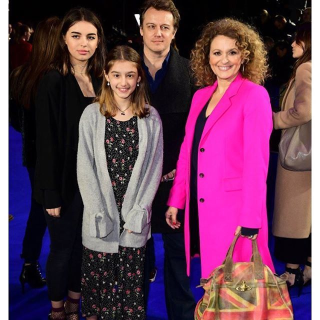 h2smpodcast's tweet photo. Just spotted this in the @metro.co.uk What a gorgeous lot! Such fun walking the #redcarpet (well blue..) at the @wrinkleintime premier #wrinkleintimepremiere #wrinkleintime https://t.co/ahIM2Pss2S https://t.co/EohtErhRJ5