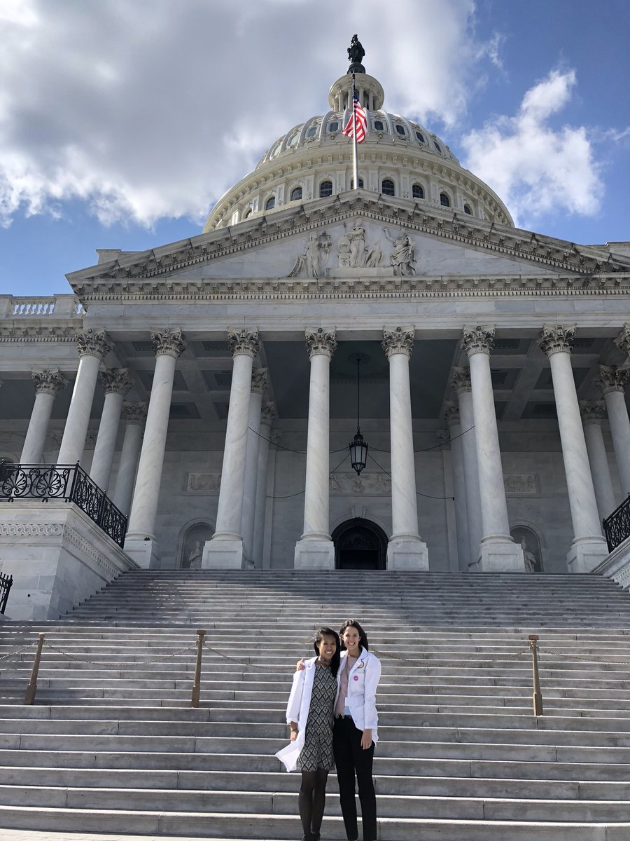 ErinSwor's tweet image. UCSD on the Hill today with ACOG! #2018CLC #FactsAreImportant @ACOGAction @UCSD_ObGyn