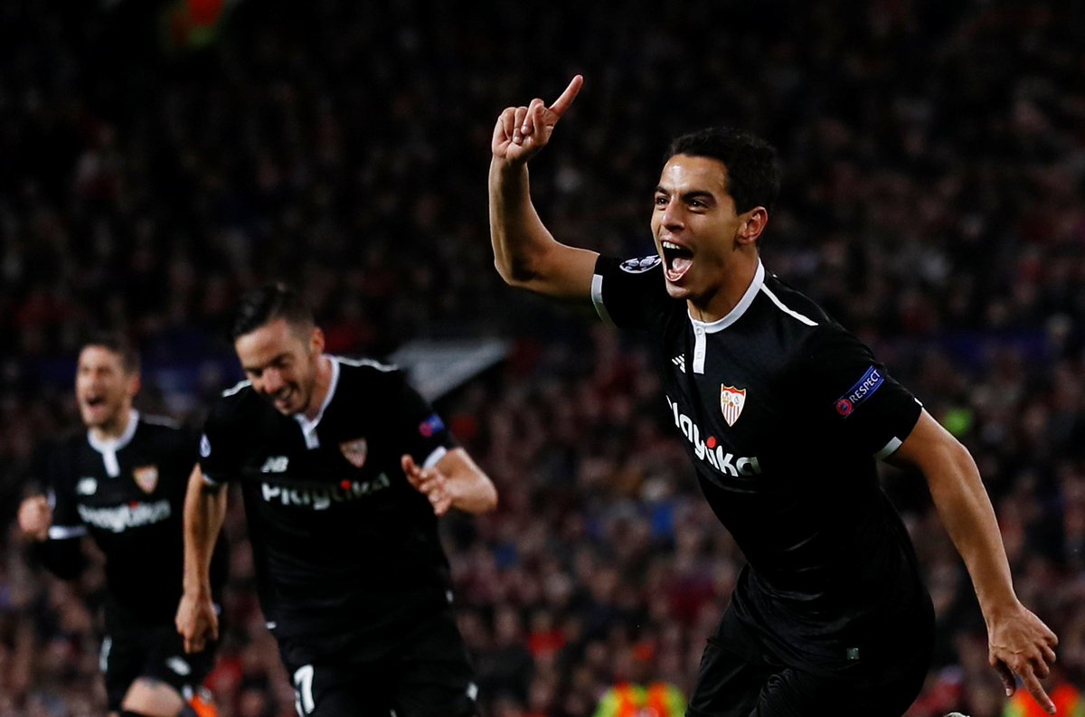 XerezCD_OFICIAL's tweet photo. Nuestros hermanos sevillistas están de fiesta.  El @SevillaFC se ha clasificado para 1/4 de final de la mejor competición del mundo frente al Manchester United. 
"⚪🔴El fútbol nos hizo amigos, el tiempo nos ha hecho hermanos🔵⚪".
🎊¡¡Enhorabuena al sevillismo!!🎊 https://t.co/shmGGzjnoU