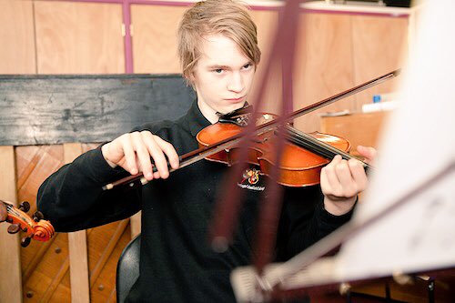 Maskedlion3's tweet image. So, it was ten years ago at Northgate school when I was about aged 14, I initially participated to attended a violin lesson as I also attempted to practice my violin. #northgateschool #spring2008 #schoolmemories