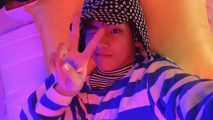 pandajimiin's tweet photo. Taehyung's Chubby Cheeks increase💕. He really looks cute, stfu😊.

#BTSLoveMyself #BTS #BTSxYoutubeRed #BTSxYoutubeRed philippines #BTStheBESTofme https://t.co/rbHdeXOCP8