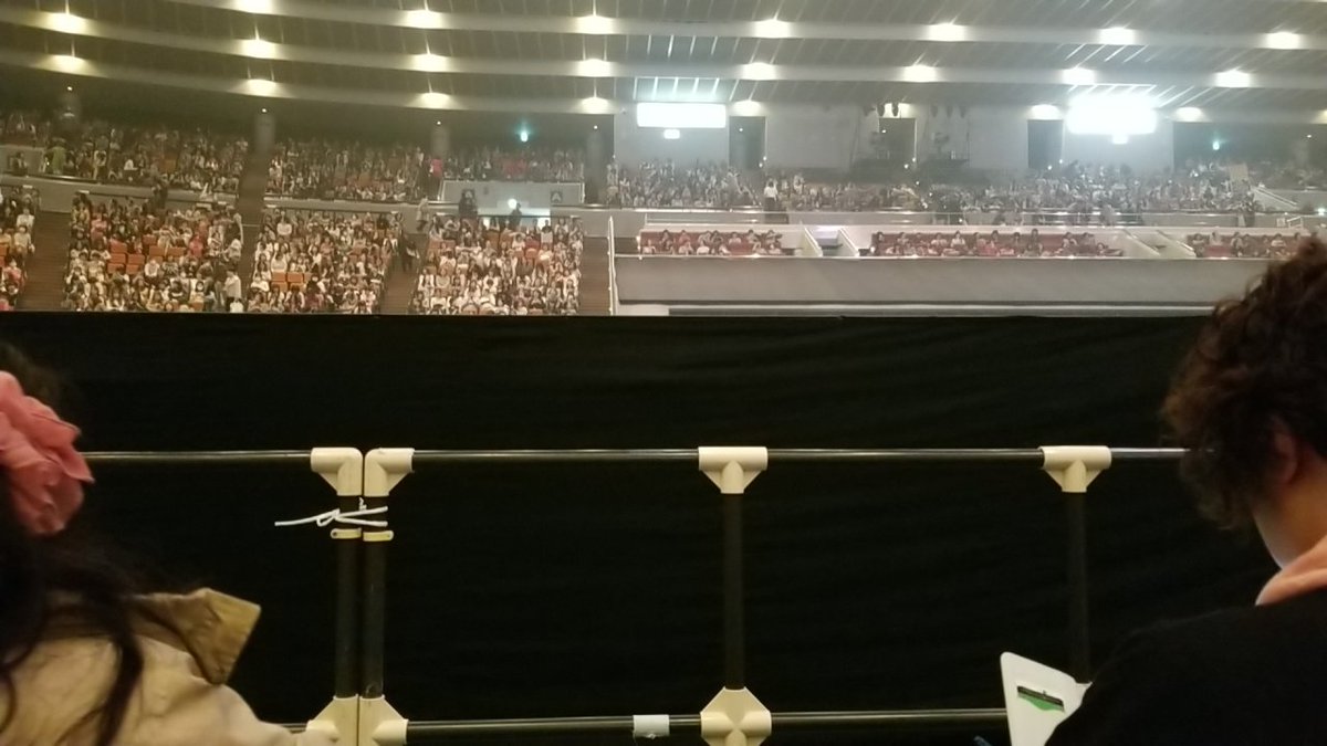 Momoka 13日昼の部 アリーナ横に伸びる花道の2列目 横がメインステージ プレゼント席ありがとうございます 東方神起ペンミ 大阪城ホール東方神起 Momoka 13日昼の部 アリーナ横に伸びる花道の2列目 横がメインステージ プレゼント席ありがとうございます 東方神起ペンミ 大阪城ホール東方神起