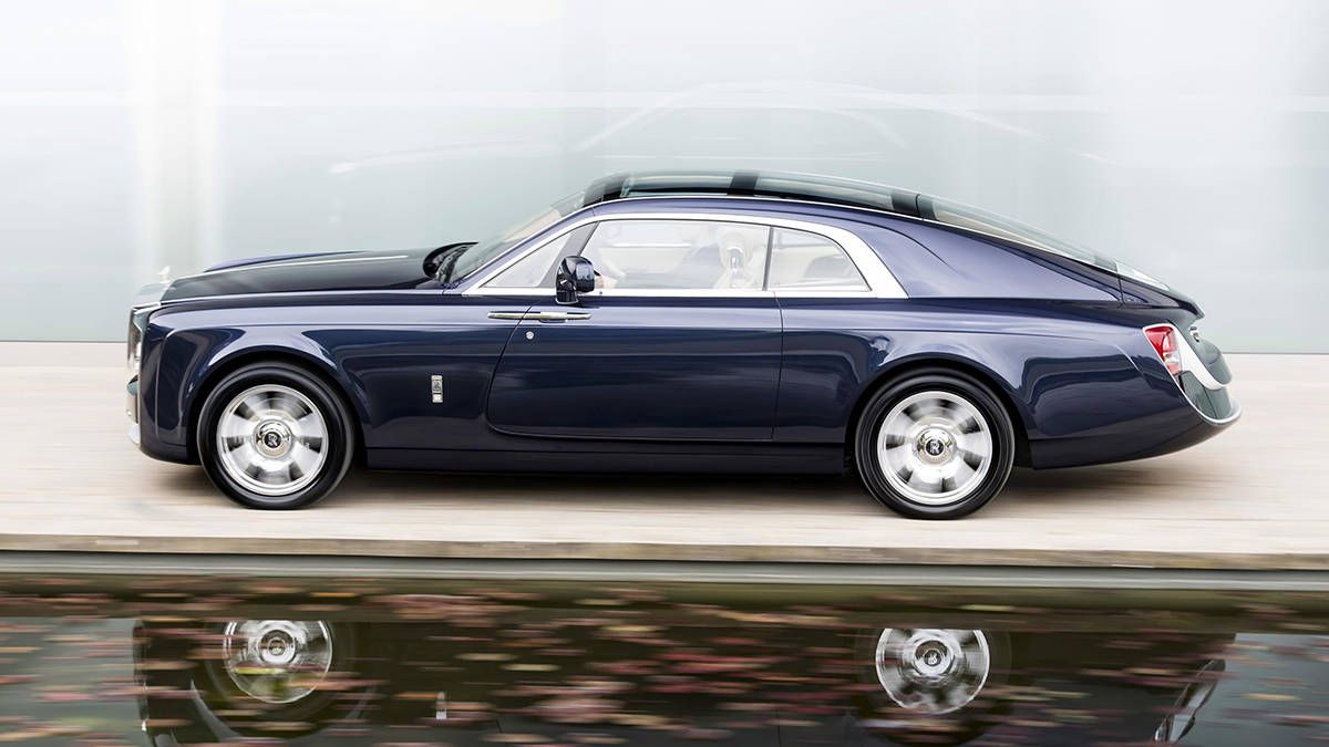 SunTecAutoAZ's tweet image. Rolls-Royce sees more small-batch, coach built cars in its future.
.
.
Read More: buff.ly/2Hqinsd
.
#RollsRoyce #BuiltCars #AutoBlogs #RoyalCars #LuxuryCars #MotorCars #AutoCar #BMW #CarReviews