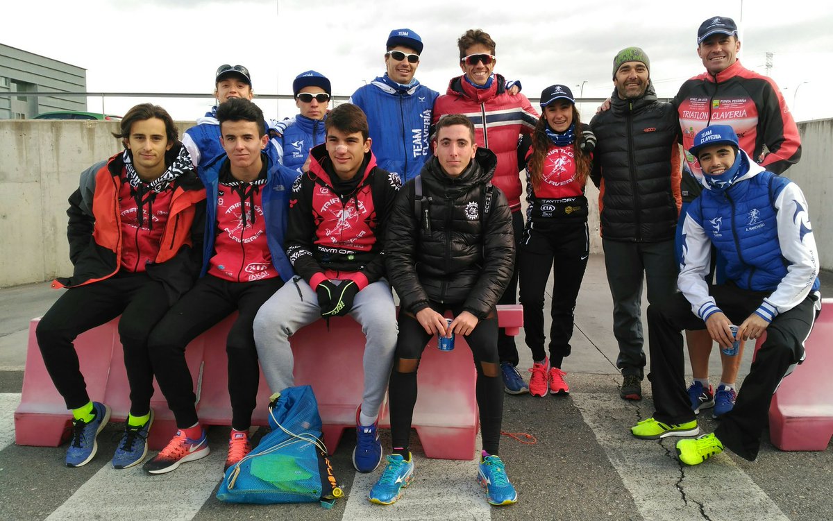 TeamClaveria's tweet photo. #Martes #TEAMCLAVERIA
Buen entreno con los cachorros del #PreTEAM
4200mts con
500 Variado
500 locomotora triatlón-espalda
500 Remadas
10x100 c/1'40" a 1'05"
10x100 c/1'30" a 1'10"
5x100 c/1'20" a 1'12"
13km cambios de ritmo
(3' suave, 2'medio, 1' fuerte)
6 veces https://t.co/B0Eq6b2b4v