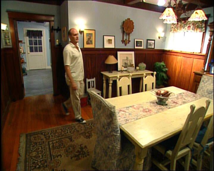 SunnydaleRadio's tweet photo. RT if you remember this house ❤️ #BTVS #BuffySlays21 #BuffySlayDay https://t.co/cml79zSilg