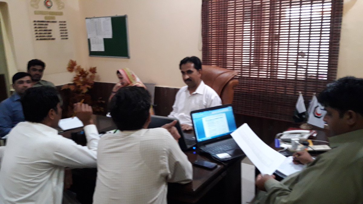 Arifsadullah's tweet photo. Weekly Progress Review Meeting Chaired by the DM Ghotki Mr Arif Abbasi with District Office team at DO Ghotki @ Mirpur Mathelo. @Arifsadullah @PPHIOFFICIAL https://t.co/VXKz11hL5A