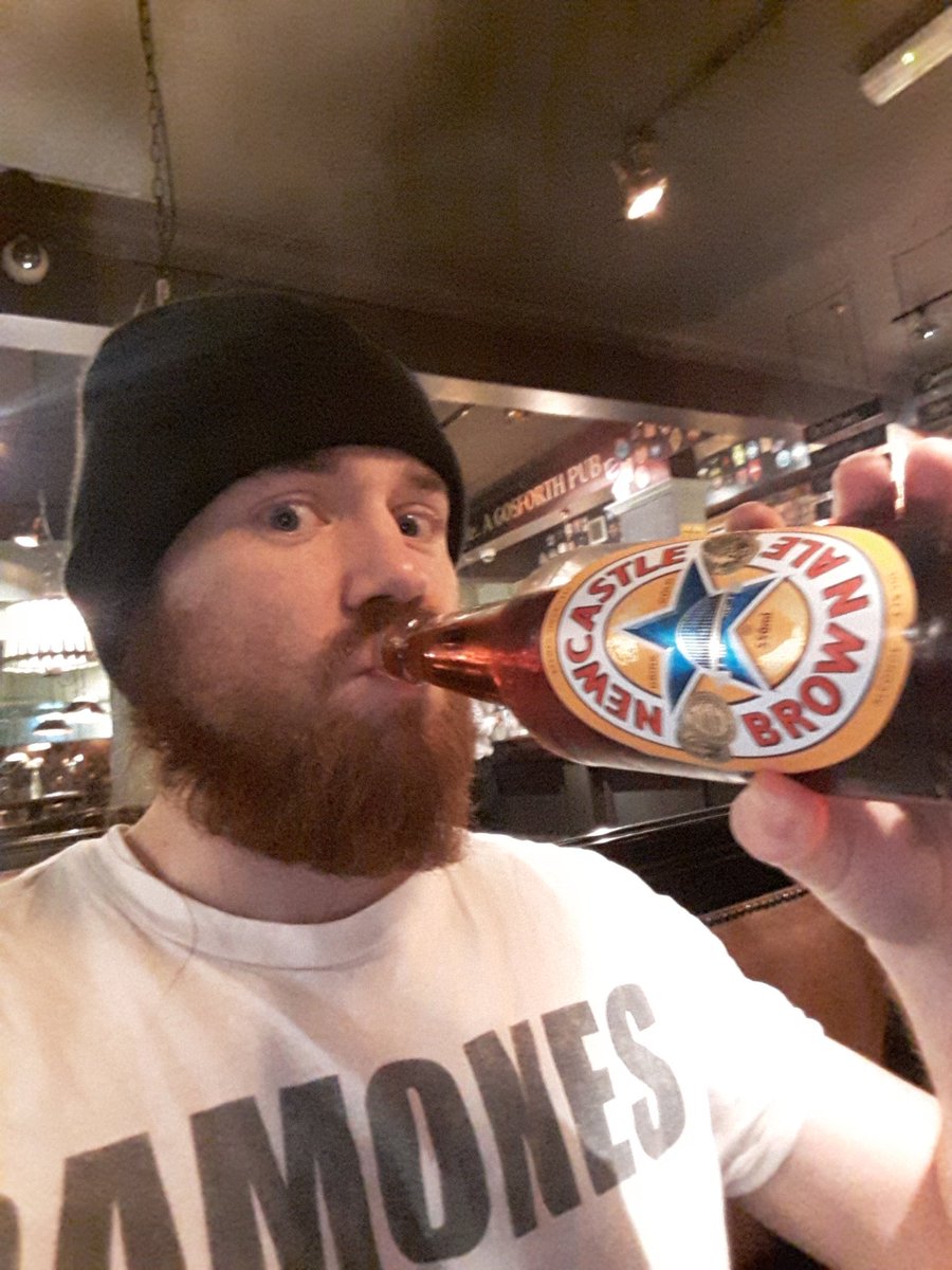 MarkGallie_'s tweet image. Hi, my name is Mark and I've wait 7 days for this. Newcastle brown ale IN Newcastle...what a treat. #iamloud #loudpoets #poetryinnewcastle