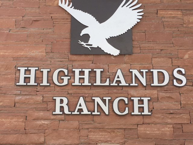 BuySellHomes720's tweet image. How tight is the housing inventory for #highlandsranch ? Only 53 detached homes on the market with 24.5% of those priced &amp;gt;$1M.  Only 9 homes priced within FHA loan limit. Tight inventory is 1 factor driving home appreciation. #southernhousepitalityteam #movetodenver