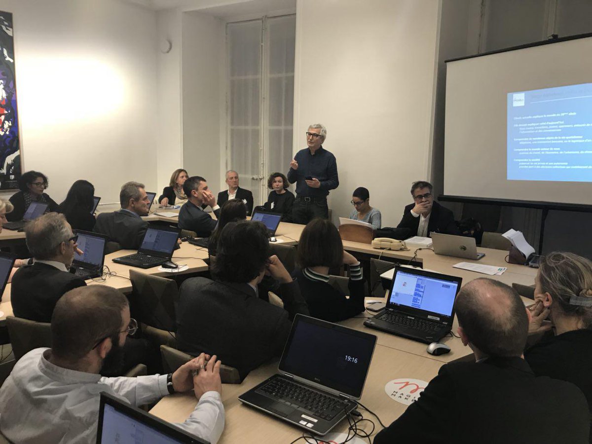 Daniele_herin's tweet photo. Le #CodingApero c’est parti : « voulons nous laisser passer le train de la transition numérique? »
Les députés @LaREM_AN relèvent le défi de l’apprentissage de l’informatique ! 🖥️🥂 https://t.co/1HkketZ66N