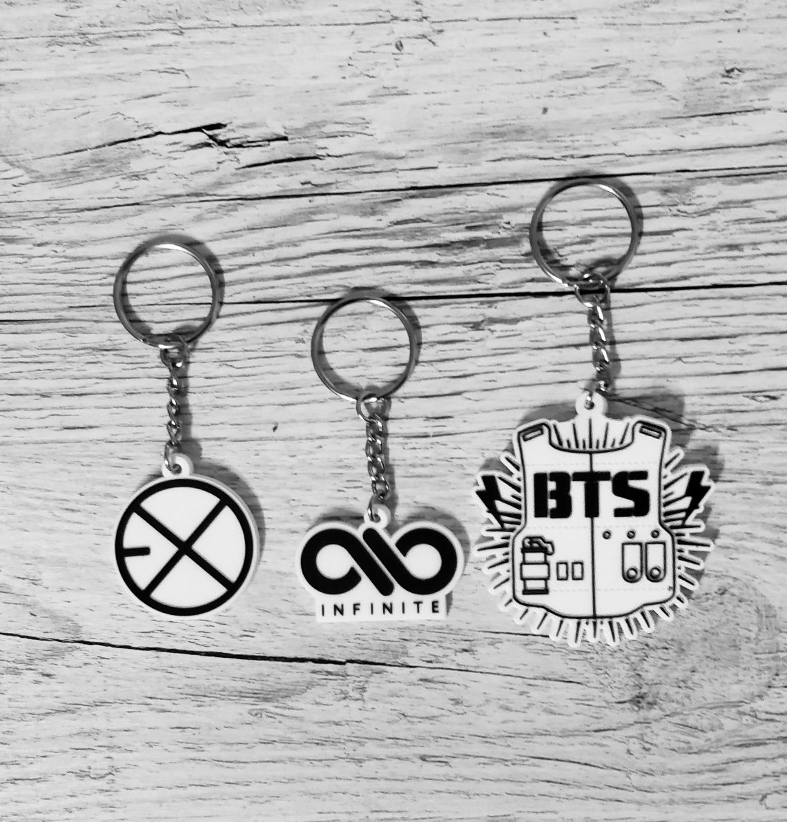 kboxfun's tweet image. Things are constantly moving forward with Kboxfun!~ This week, we got some samples in 🤗
Which one of the keychains would you take if you had the choice? 🤔
We love the old-school BTS one, but Exo and Infinite have really witty logos, too!

#exo #bts #infinite #blackpink #bigbang