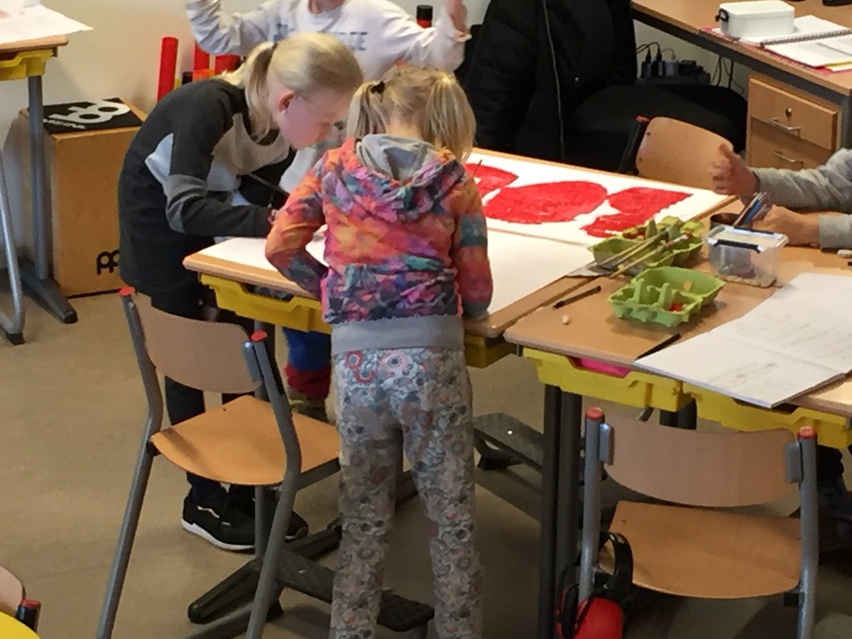 CBSDeFlambouw's tweet image. Wij gaan morgen met ouders en kinderen de boot in voor het onderwijs! Zou het schip met geld nog komen?! #pofront @AObtweets @CNVOnderwijs @POinactie