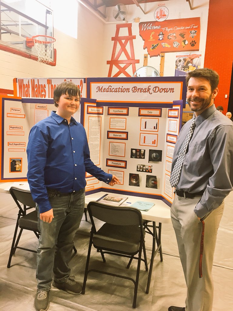 Merri_Maywether's tweet photo. Our seventh and eight grade @NTCRefiners students showing their #sciencefair projects. They’re pretty smart and that isn’t me being biased💕 https://t.co/cm4BTON63S