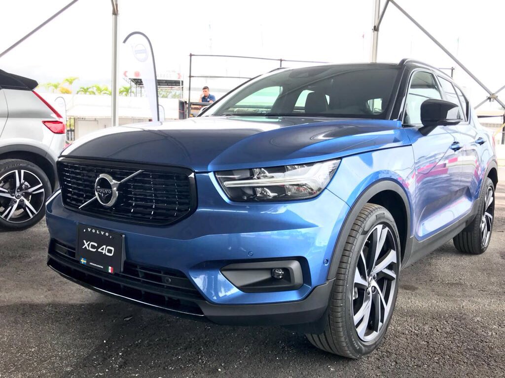 frankymostro's tweet photo. Entre más conozco a Volvo, más quiero a las suecas!! 
Camionetón está XC-40 Dejen le doy la vuelta acá en la Riviera Maya y les cuento!! 
#NewRulesNewPlayer https://t.co/c60YiJ710D