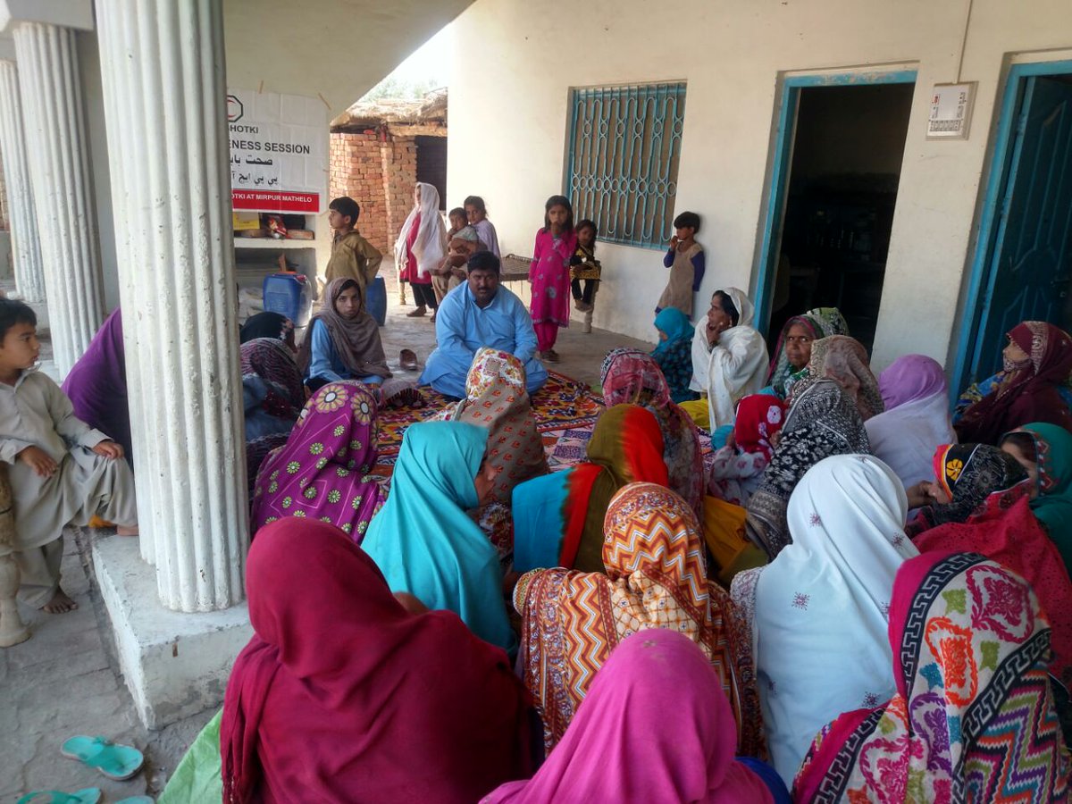Arifsadullah's tweet photo. Health Awareness Session conducted by the SO-2 Mr Ghulam Hussain and paramedic staff in catchment area of RHC Retti DO Ghotki. @PPHIOFFICIAL @Arifsadullah https://t.co/XhPR7z9saX