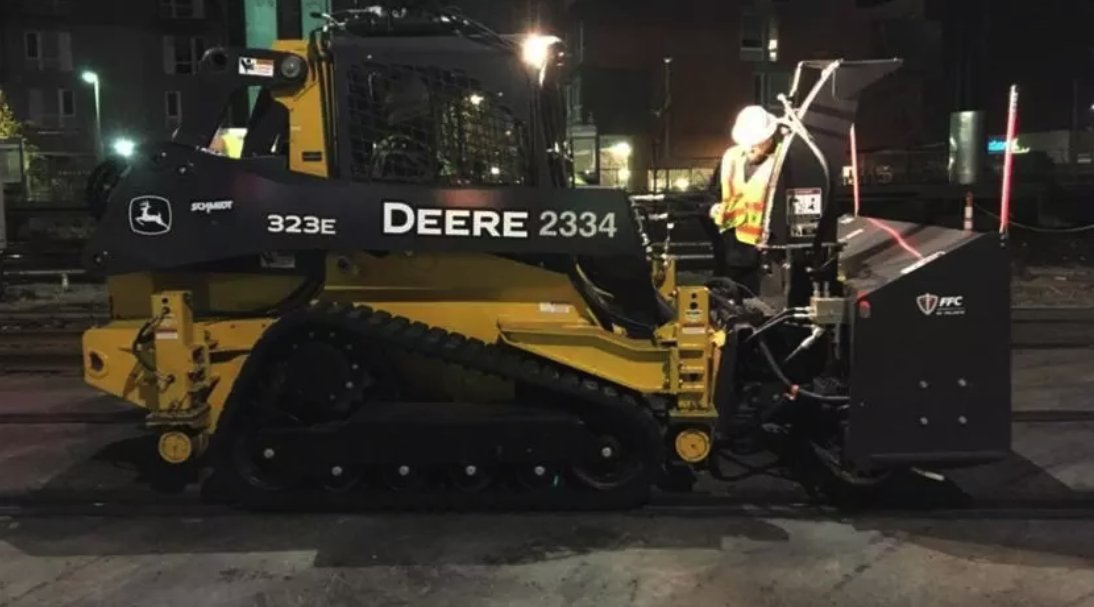 InvestNowMA's tweet photo. Boston’s “most versatile” snow-removal machine invented by MBTA machinist https://t.co/cNUkUzxuVz https://t.co/iRYW35C7nA