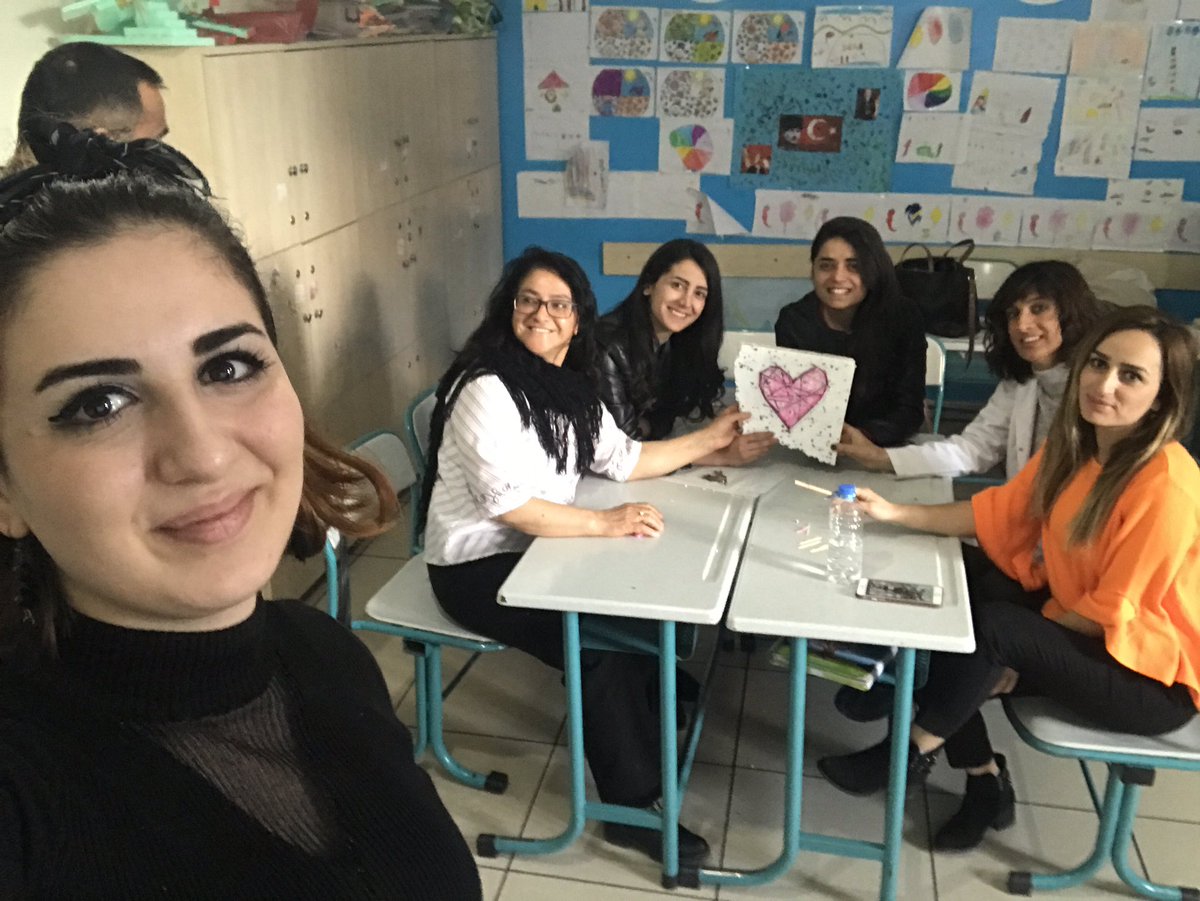 Gamze_tas_grtkn's tweet photo. Tunceli Uğur Okulları'nda #HayalDünyası teması için öğretmenlerimizle çalıştayımız👍😊 #erkenSTEM @BerilEvinc @nilcicek @nameuca @Ekmen80 @tlnkilic @erdalgundogdu62 @Busenrks @il_serpil @yagmureylulyil @AdileAsam @eylUgurokullari @tunceliugur1 @dilek_gurgun @Nasiidee @direnatan https://t.co/AKId50pRvA