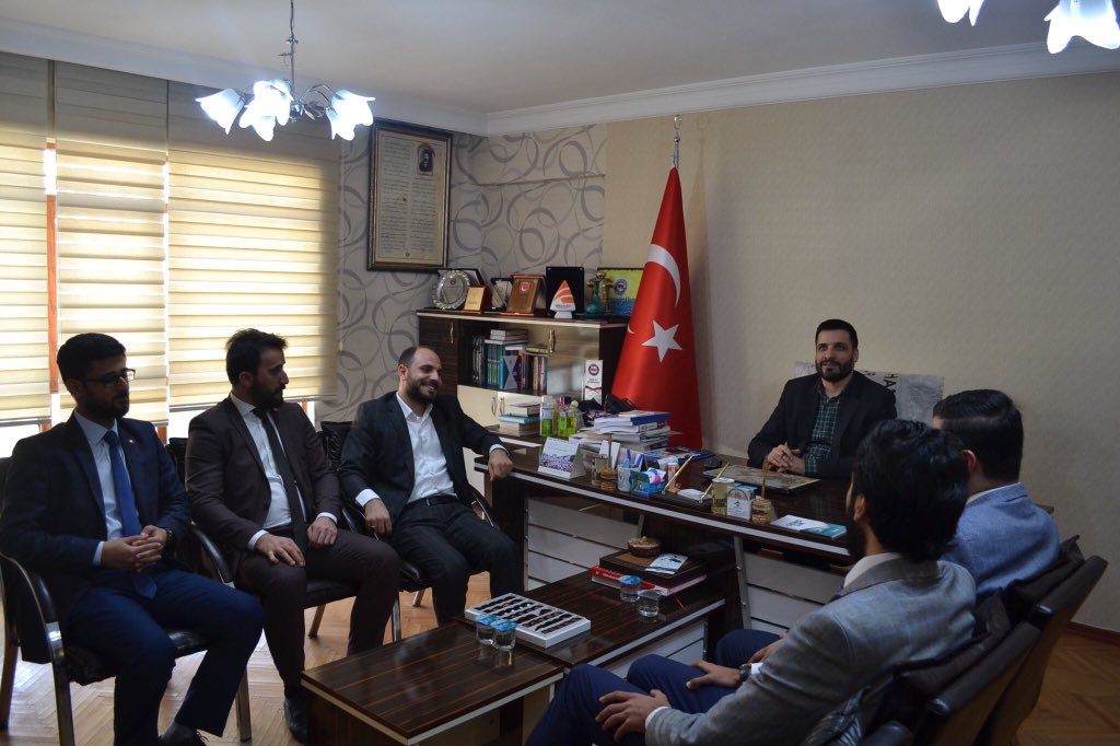 Saadet Partisi Gençlik Kolları Gnl Bşk. <a href="/AkyuzSalih/">Salih AKYÜZ</a> ile heyetinin nazik ziyaretleri ve “Türkiye’de Gençlik 2017”raporunun takdimleri için teşekkür ederim. Ülkemizin ve ümmetin gençliğinin gelişimi için çalışan Gençlik STK ve Siyasi partilerin varlığını, çalışmalarını önemsiyorum