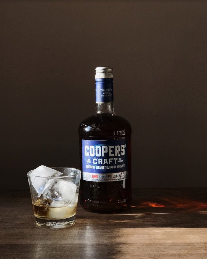 coopers_craft's tweet photo. When simple is best. Coopers' Craft on the rocks. #whiskey #whisky #bourbon #louisville #kentucky #oldfashioned #CallforCoopers #CoopersCraft https://t.co/gg1PBDdaiX