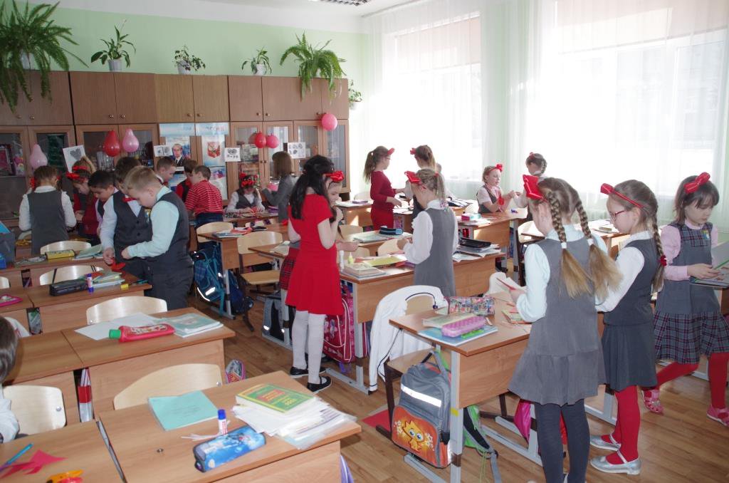 #Трёхгорный #ШколаРосатома #Содружество
Образовательное событие "Разноцветная неделя"
День первый "Красный"
