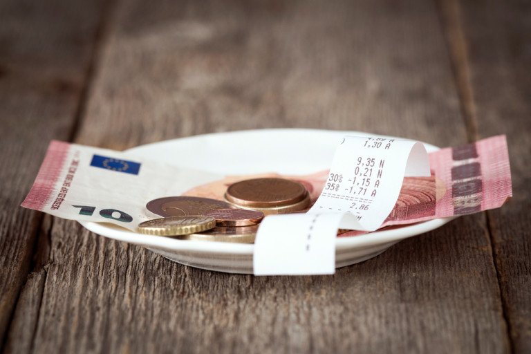 LivTours's tweet photo. Tipping in different countries is always a confusing situation, do you give 10%? 15% or 20%? Find our ultimate guide to help you tipping in Italy! https://t.co/DHcq62qtDv

#Tipping #TippingGuide https://t.co/ajr8TtYIim