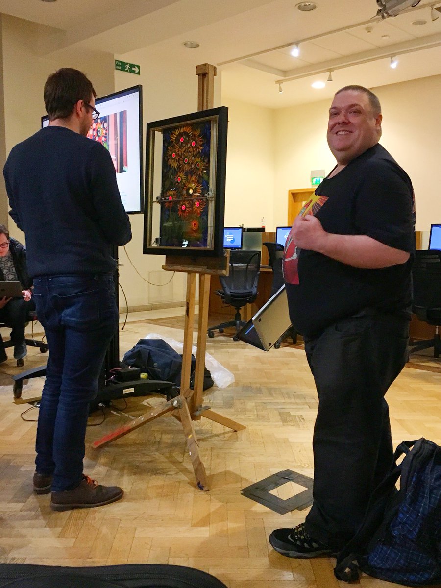 .<a href="/GlasgowCoder/">Brick</a> playing Jim’s <a href="/Artronix/">Artronix</a> atmospherically creepy sunflower/bumblebee game <a href="/glasgowmakers/">GLASGOW MAKERS</a>