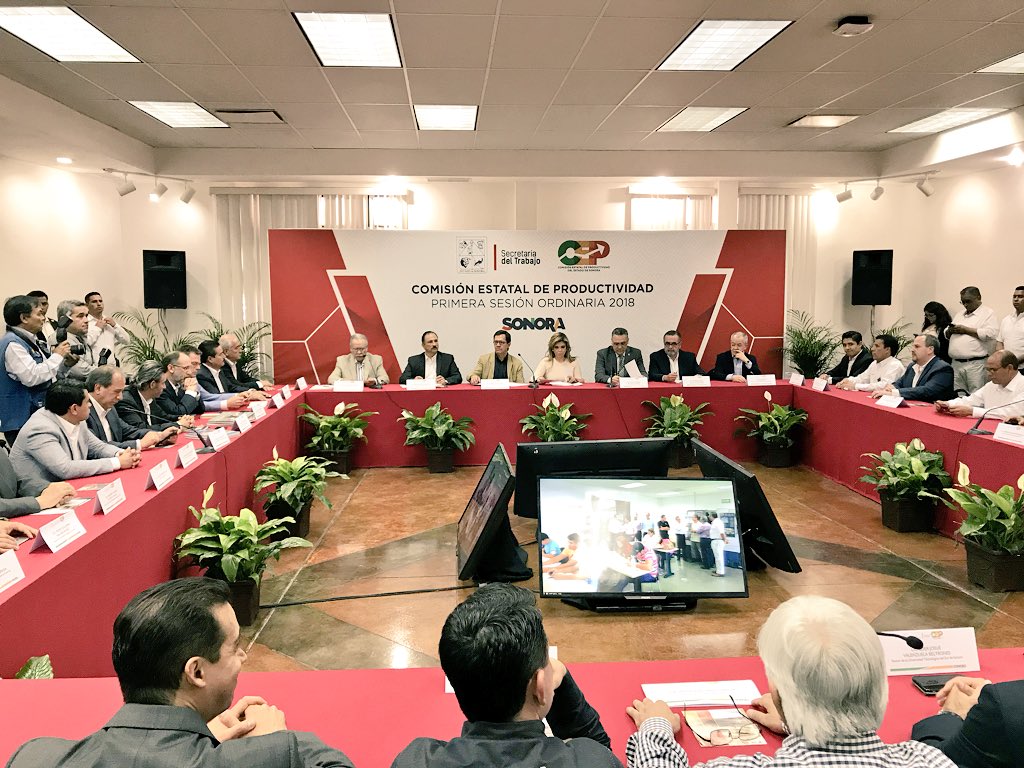 1campa's tweet photo. En la 1a Sesión Ordinaria de la Comisión Estatal de Productividad de #Sonora 2018, junto con la Gobernadora @claudiapavlovic, el Secretario del Trabajo @LicHoracioV, autoridades académicas de @UES_MX y @SoyUnison y representantes de @fundacionchile #INNOVUM https://t.co/3oZJRqdxaS
