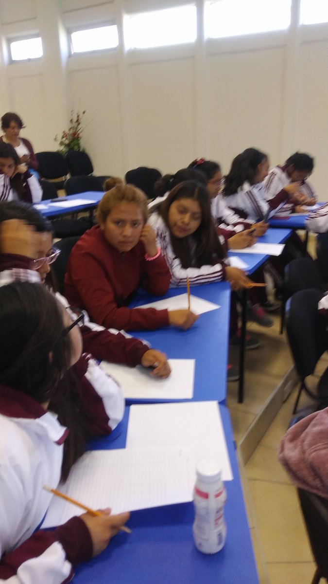 NormalistaBodet's tweet photo. Mujeres extraordinarias, alumnas normalistas escribiendo miniobras de teatro. https://t.co/D26nSXSHW4