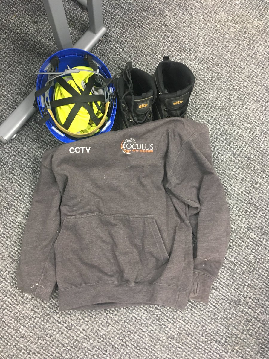 OculusCCTV's tweet photo. The “Out All Day Smashing Surveys” Kit 👊👊👊👊👊

#TeamOculus
#OculusCCTVTripwire
#WeAreOculus https://t.co/amHXVtQHU2